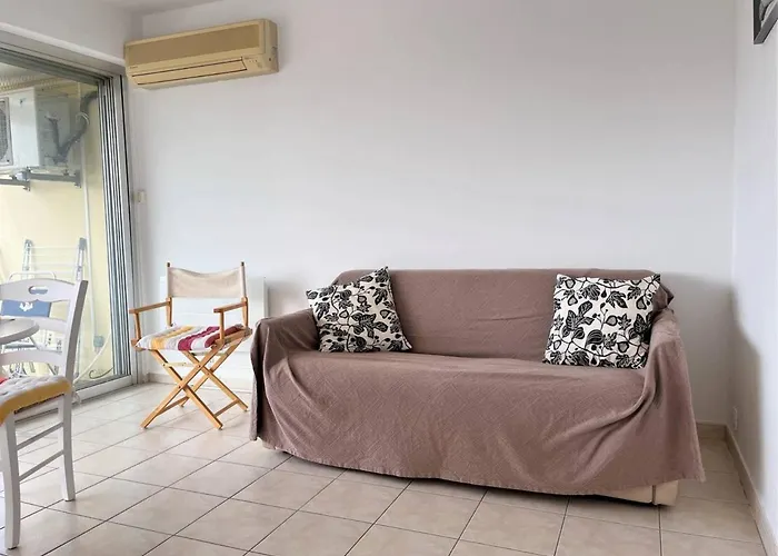 T2 Climatisé, Proche Plage, 4 Couchages - - Fr-1-251-477 * Le Lavandou