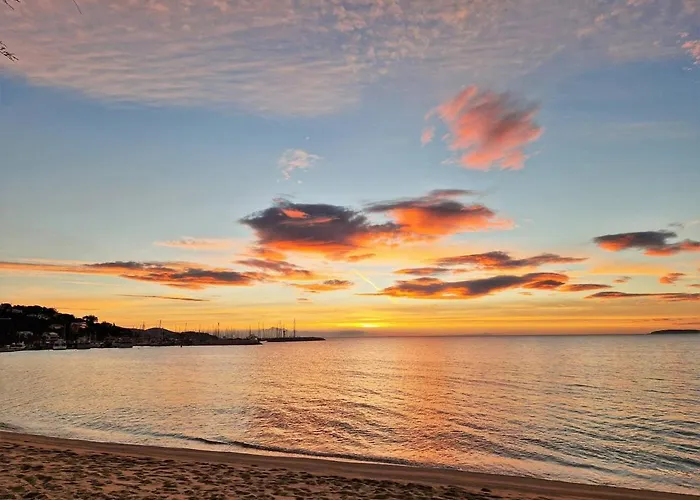 T2 Climatise, Proche Plage, 4 Couchages - - Fr-1-251-477 Apartman Le Lavandou